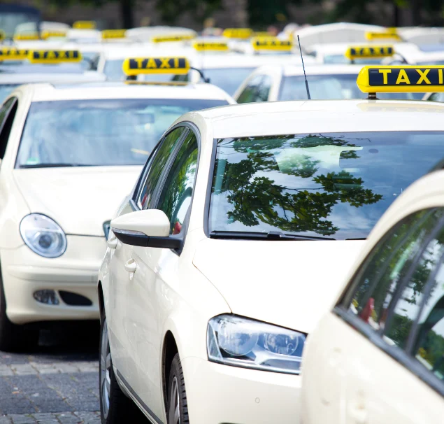 Taxi from Norwich to Gatwick Airport