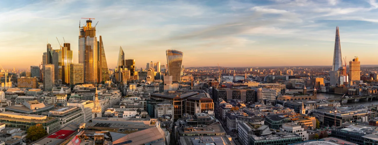 Taxi From Norwich To London - Featured Image